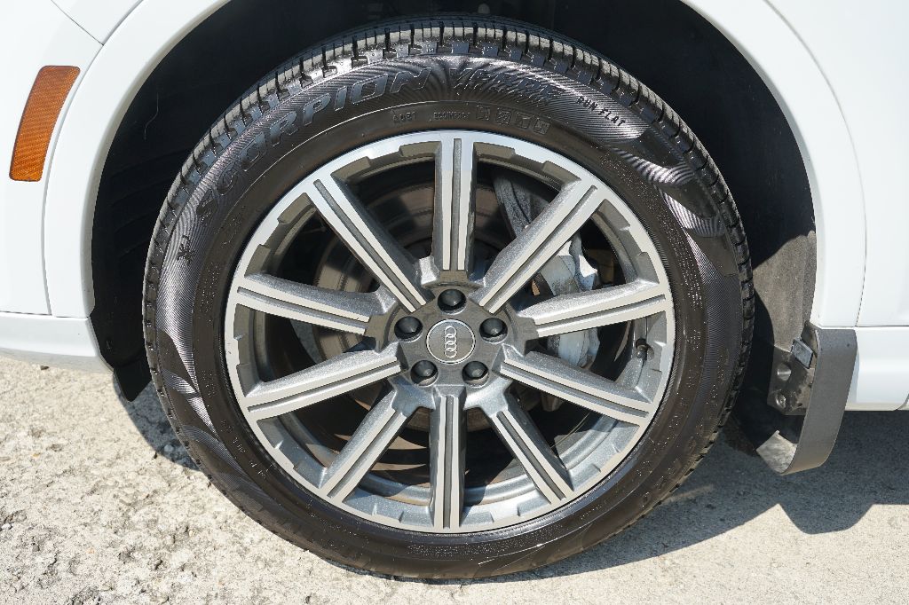 2017 Audi Q7 - $16,995