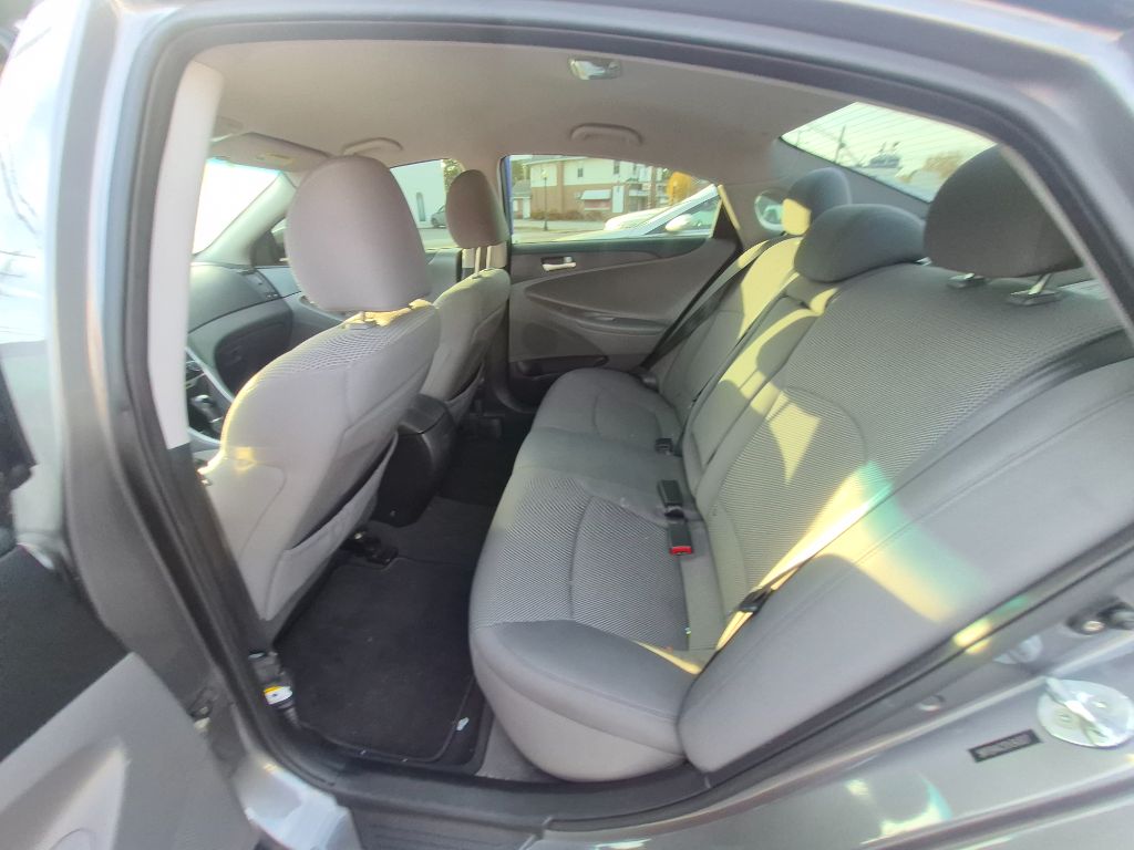 2012 Hyundai Sonata - $7,800