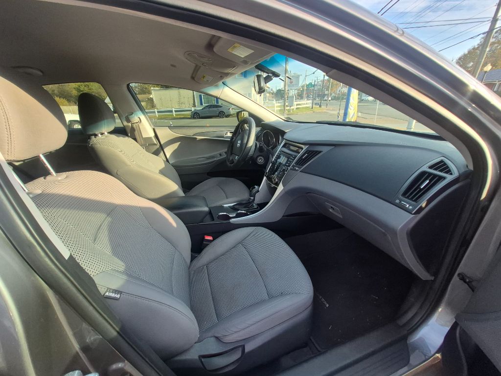 2012 Hyundai Sonata - $7,800