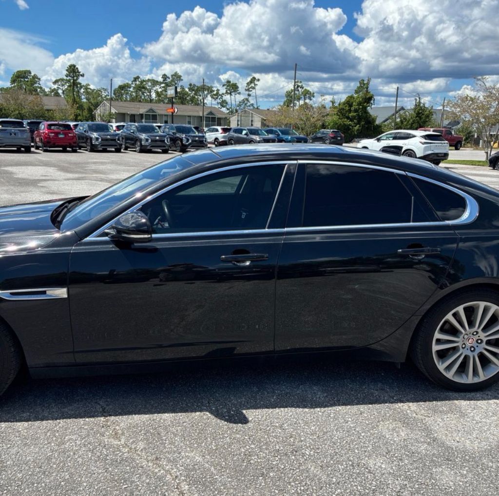 2020 Jaguar XF