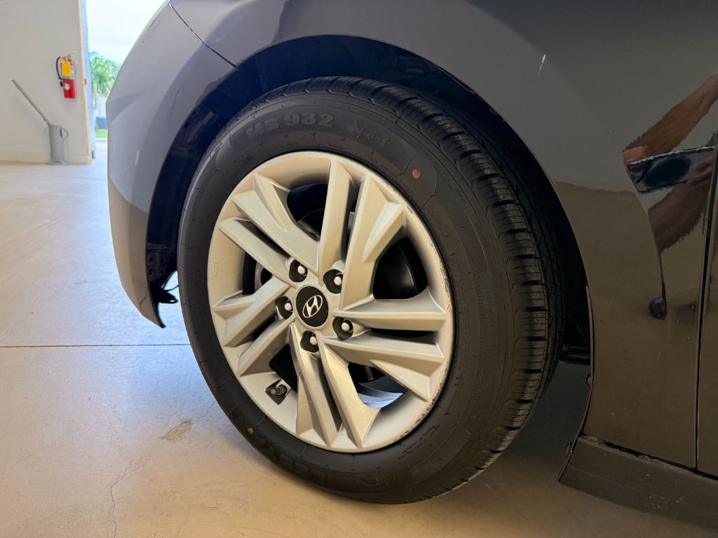 2020 Hyundai Elantra - $11,900