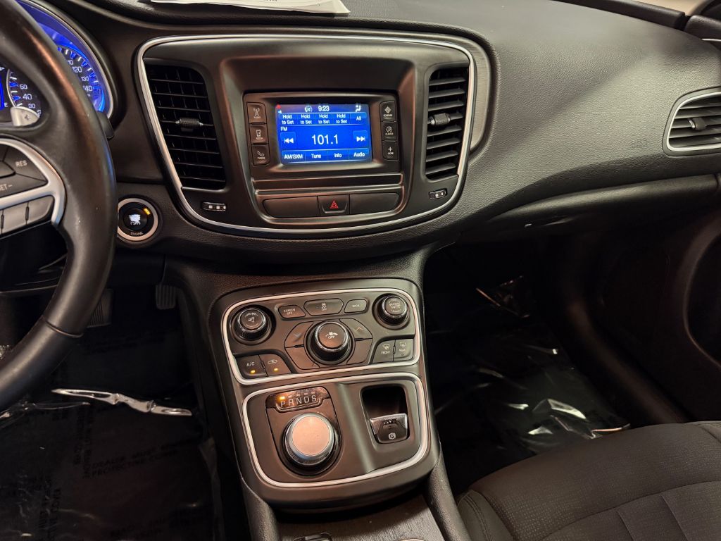 2016 Chrysler 200 - $9,380