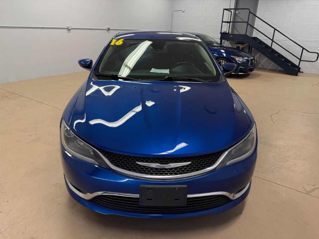 2016 Chrysler 200 - $9,380
