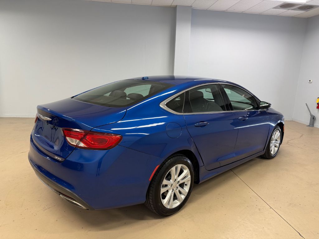 2016 Chrysler 200 - $9,380