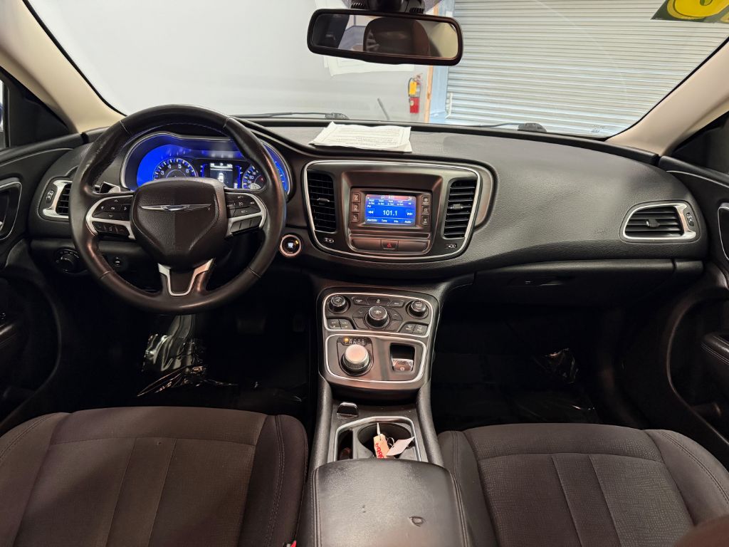 2016 Chrysler 200 - $9,380