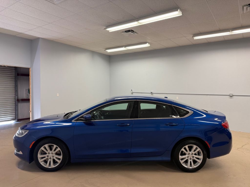2016 Chrysler 200 - $9,380