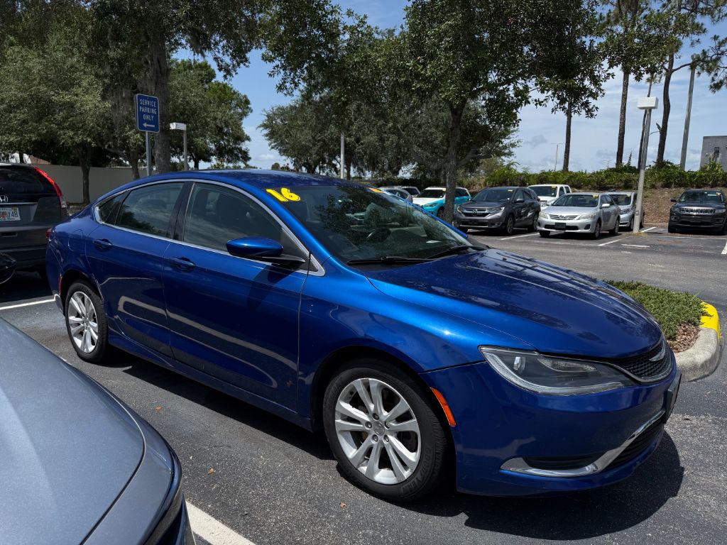 2016 Chrysler 200 - $9,380