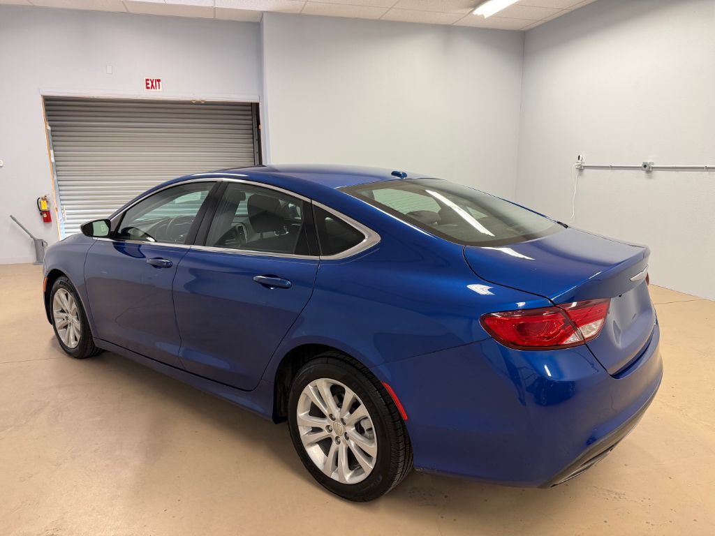 2016 Chrysler 200 - $9,380