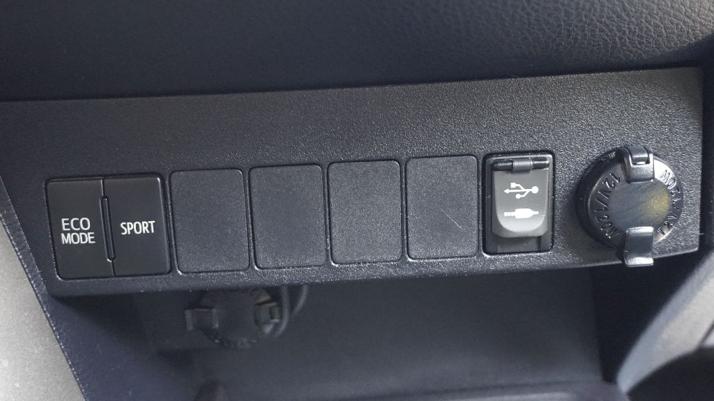 2014 Toyota RAV4 - $13,900