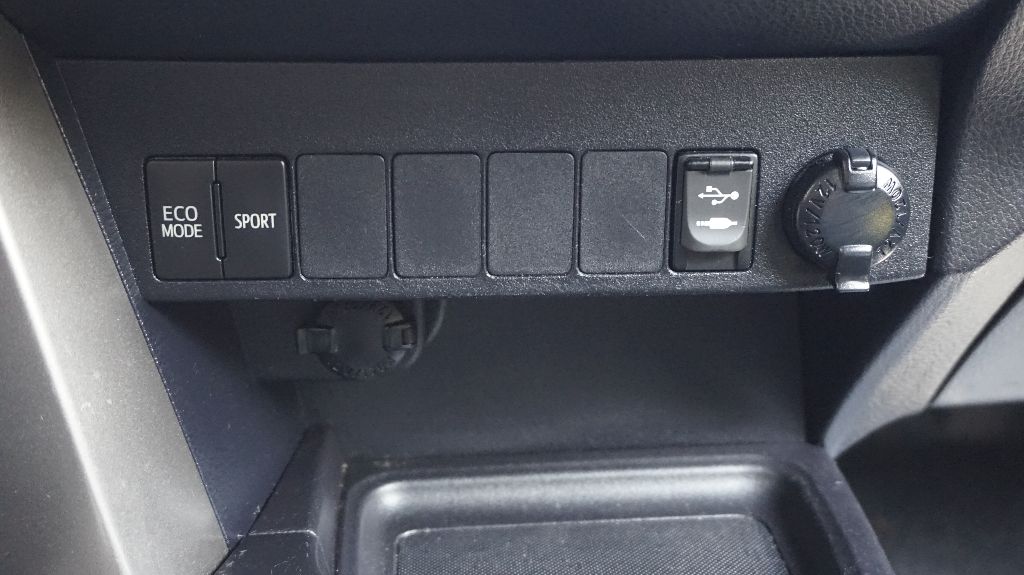 2014 Toyota RAV4 - $13,900