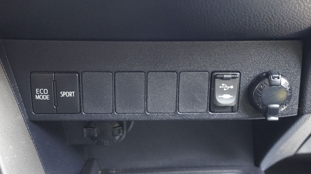 2014 Toyota RAV4 - $13,900