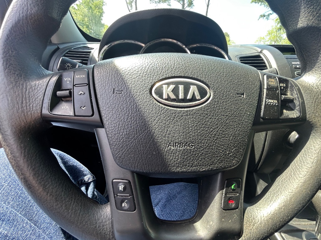 2011 Kia Sorento - $5,995