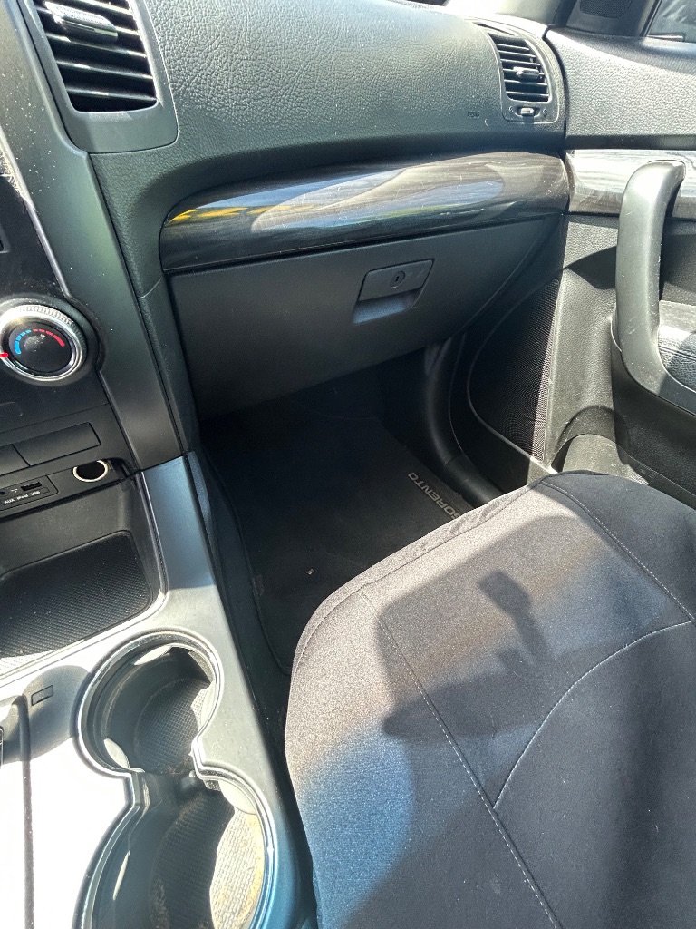 2011 Kia Sorento - $5,995