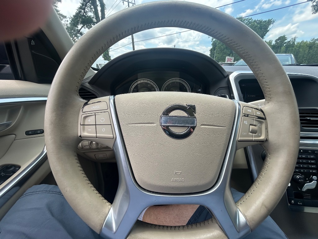 2013 Volvo XC60 - $6,995