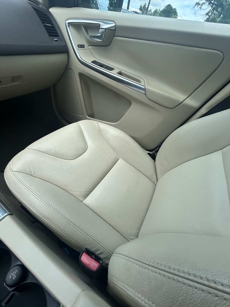 2013 Volvo XC60 - $6,995