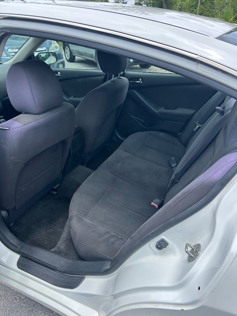 2012 Nissan Altima - $5,595