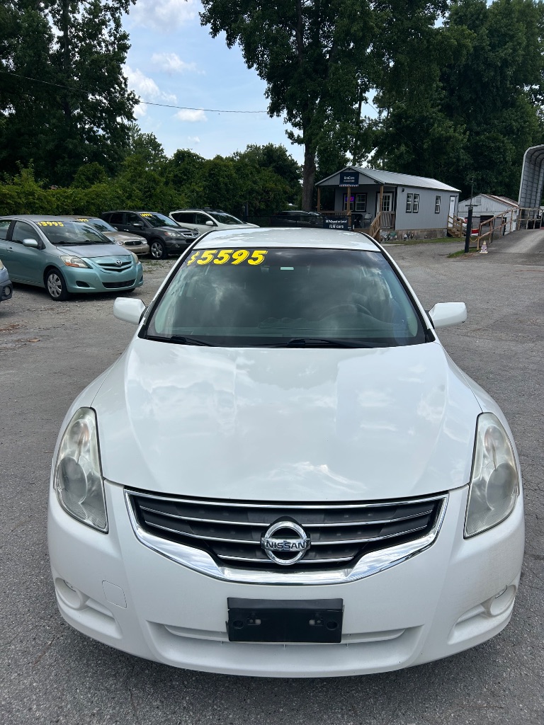 2012 Nissan Altima - $5,595