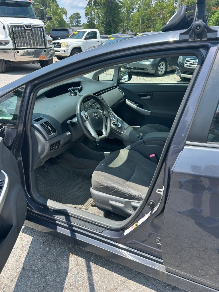 2010 Toyota Prius - $5,495