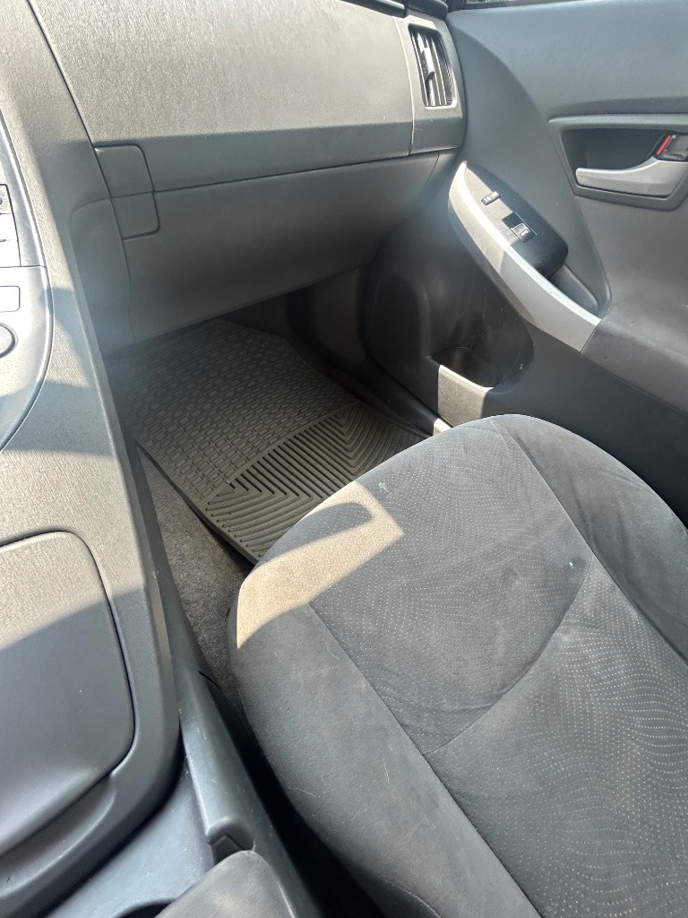 2010 Toyota Prius - $5,495