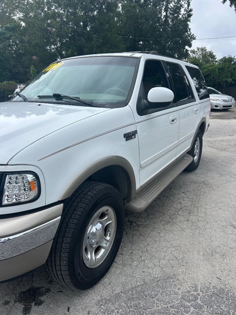 2000 Ford Expedition - $7,692