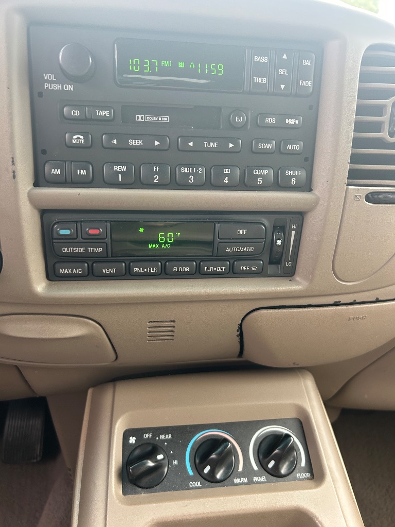 2000 Ford Expedition - $7,692