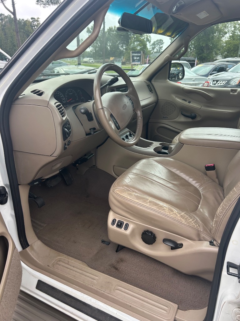 2000 Ford Expedition - $7,692
