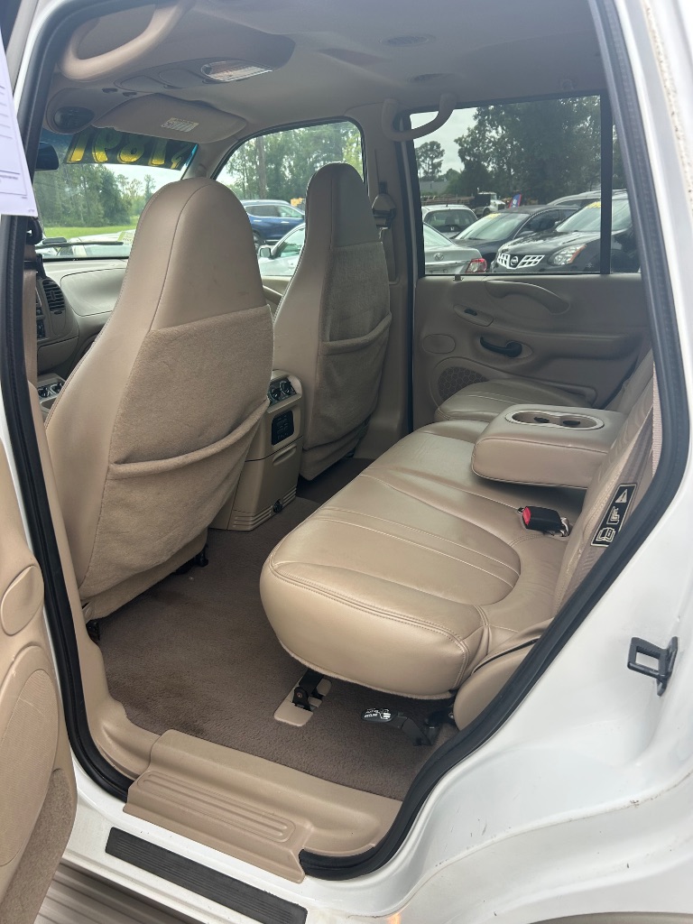 2000 Ford Expedition - $7,692