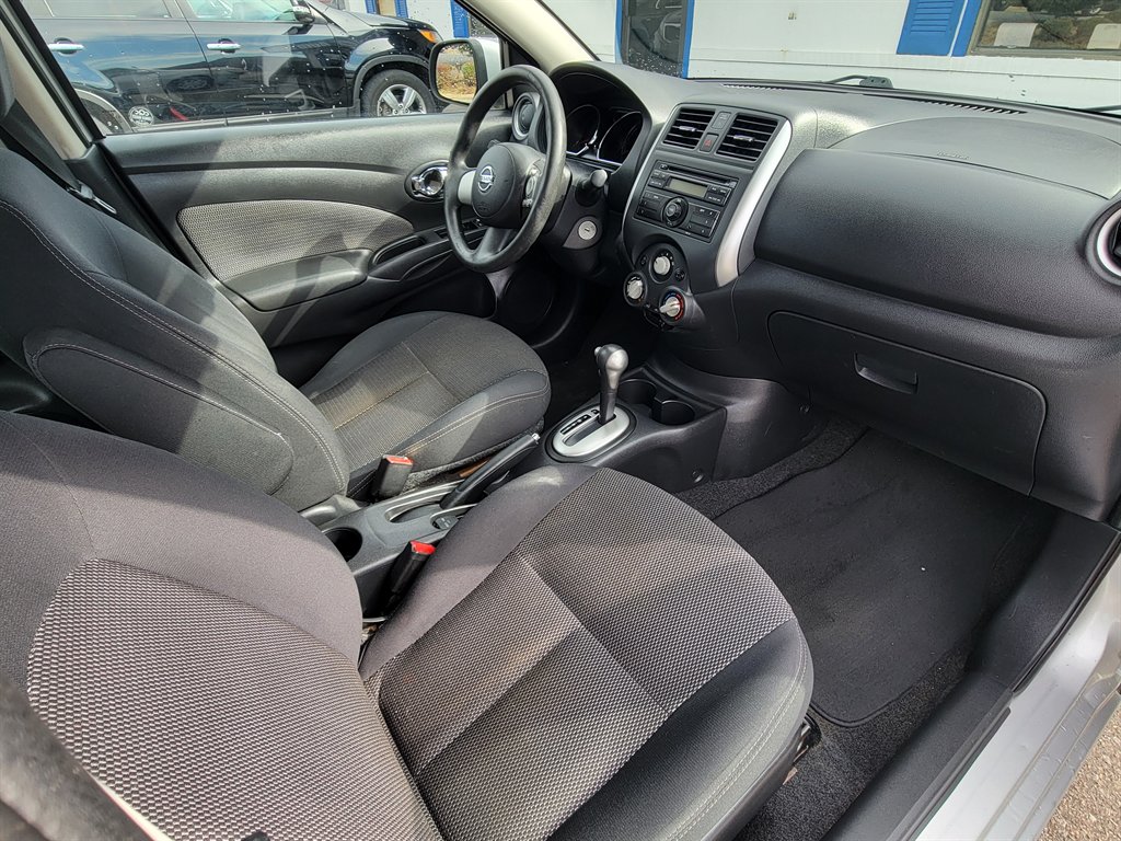 2014 Nissan Versa - $1,000