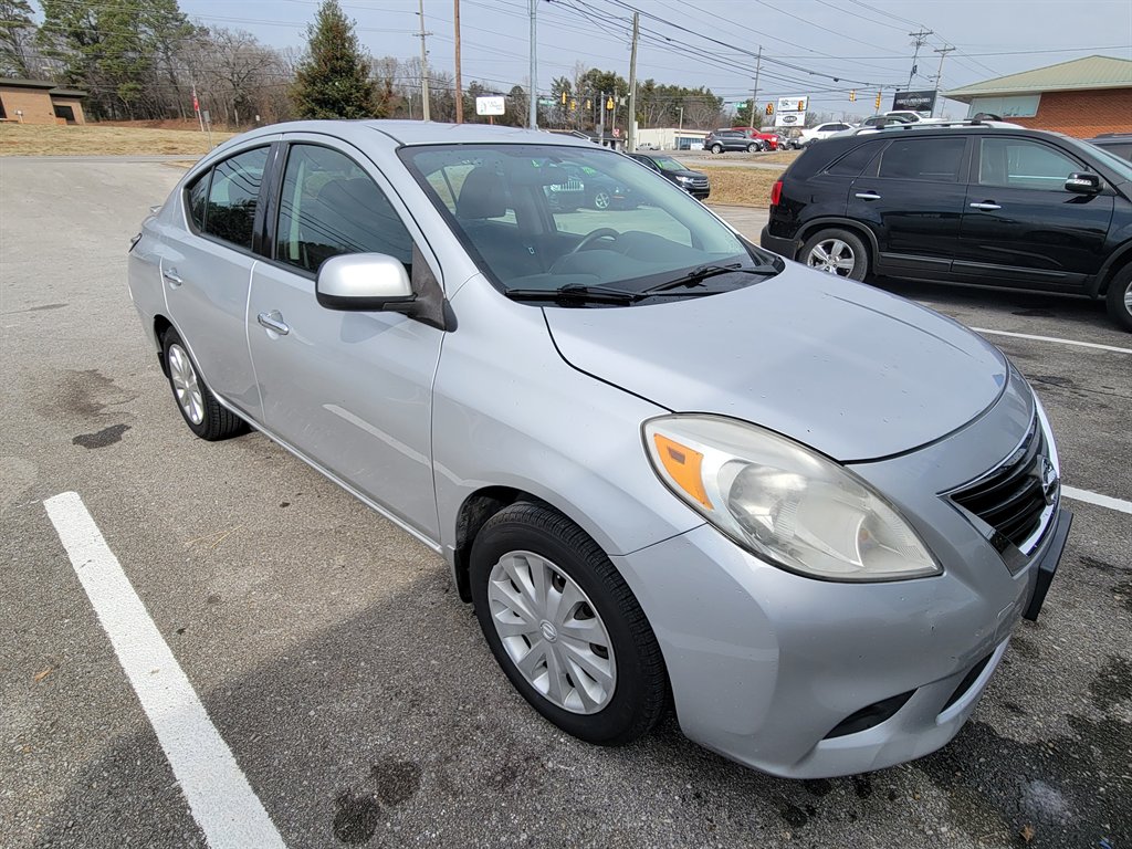2014 Nissan Versa - $1,000