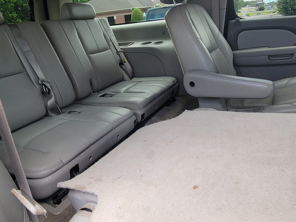 2007 Chevrolet Suburban - $6,500