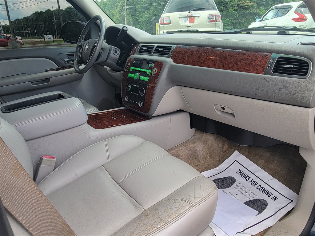 2007 Chevrolet Suburban - $6,500