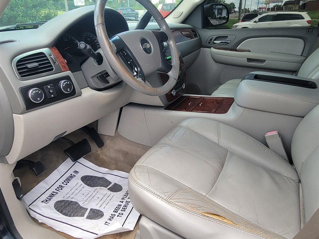 2007 Chevrolet Suburban - $6,500