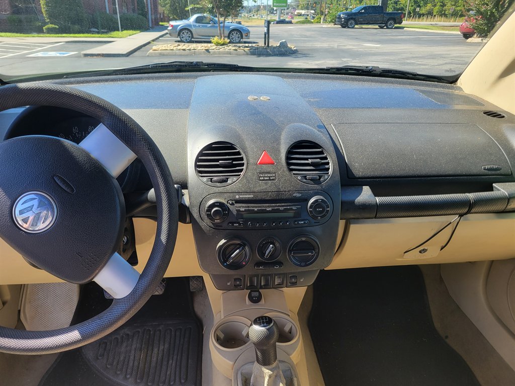 2004 Volkswagen Beetle - $4,000