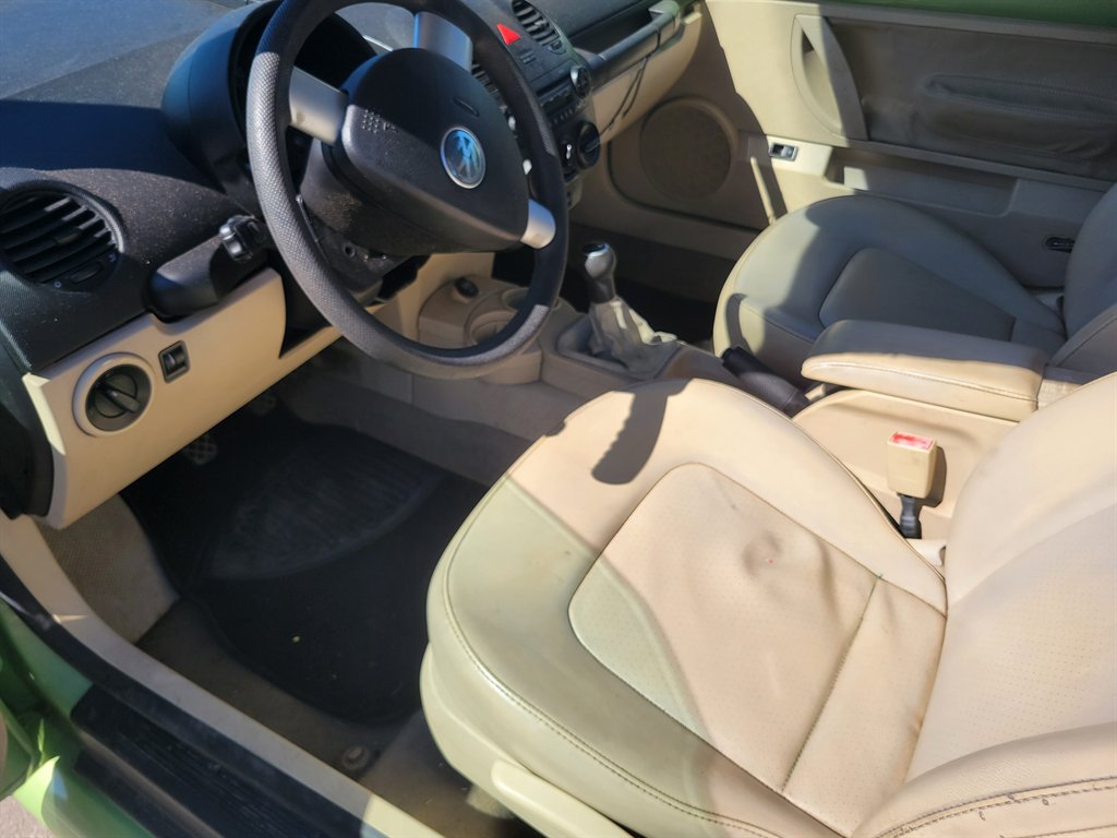 2004 Volkswagen Beetle - $4,000