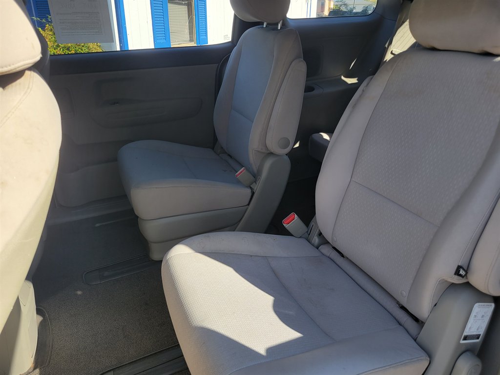2017 Kia Sedona - $5,900