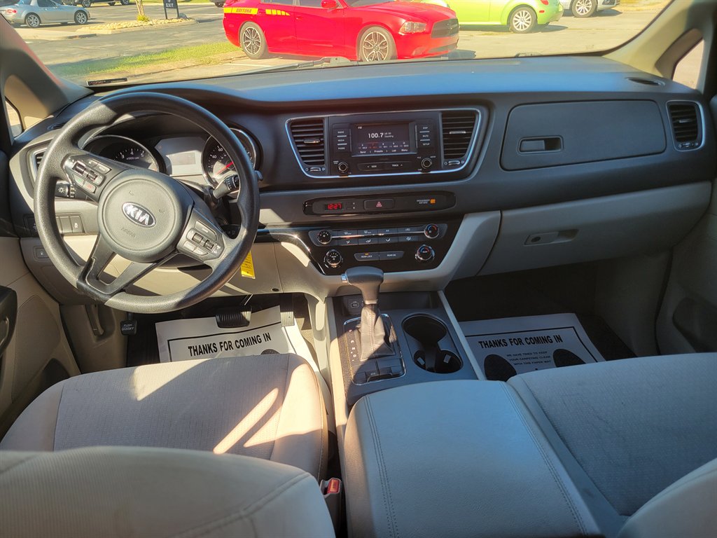 2017 Kia Sedona - $5,900