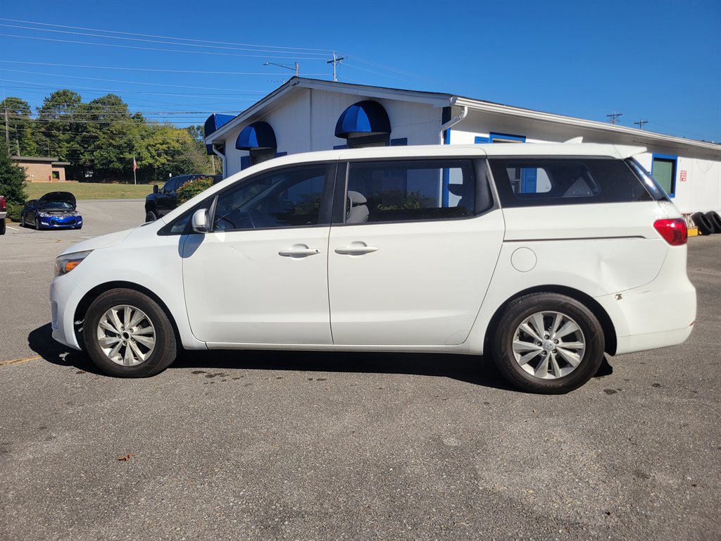 2017 Kia Sedona - $5,900