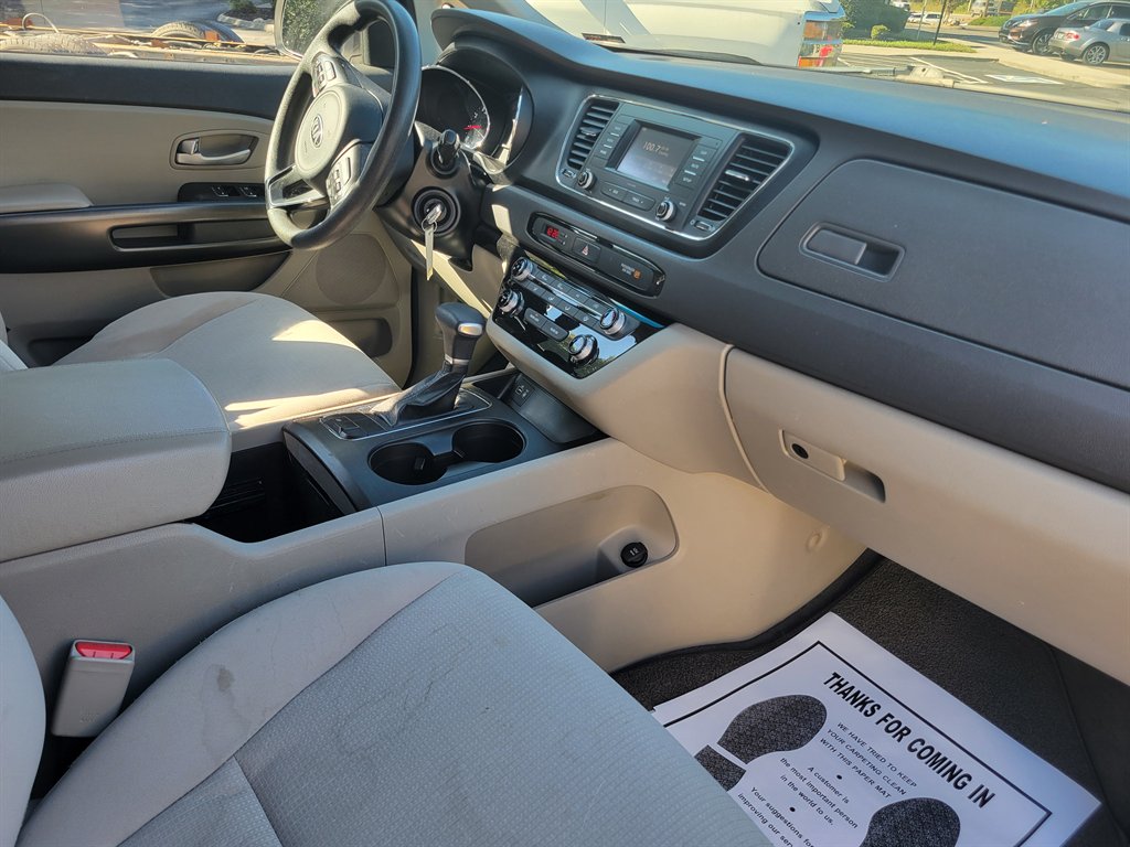 2017 Kia Sedona - $5,900