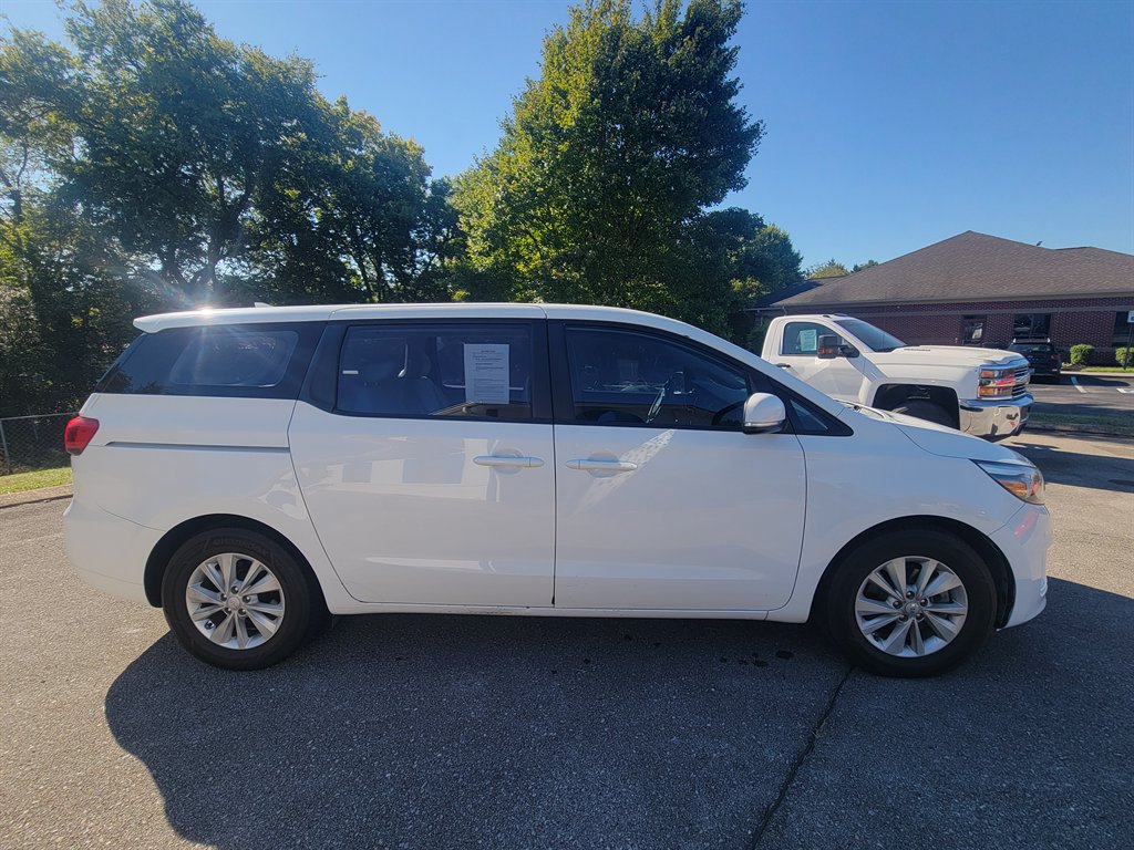 2017 Kia Sedona - $5,900