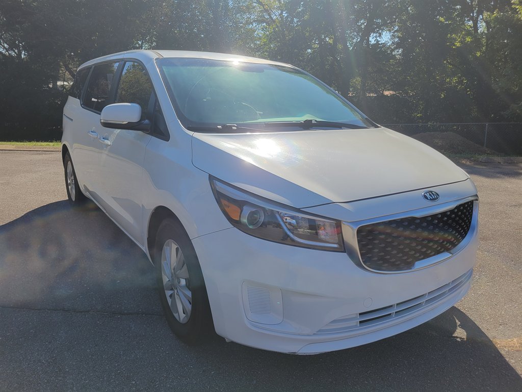 2017 Kia Sedona - $5,900