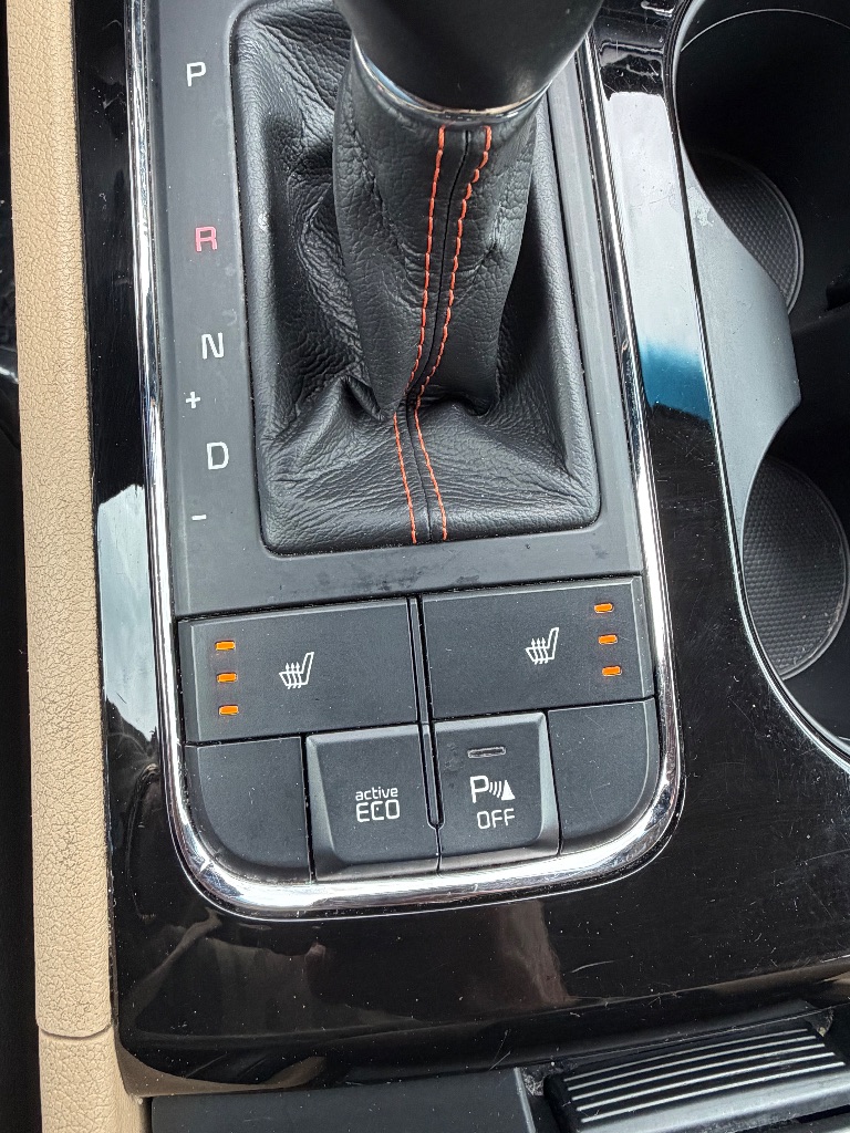 2016 Kia Sedona - $6,500