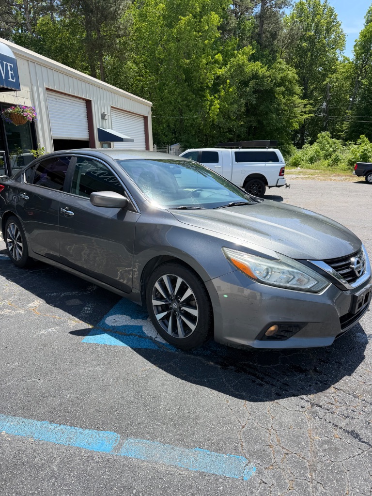 2017 Nissan Altima - $6,700