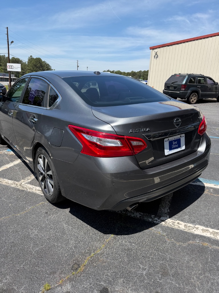 2017 Nissan Altima - $6,700