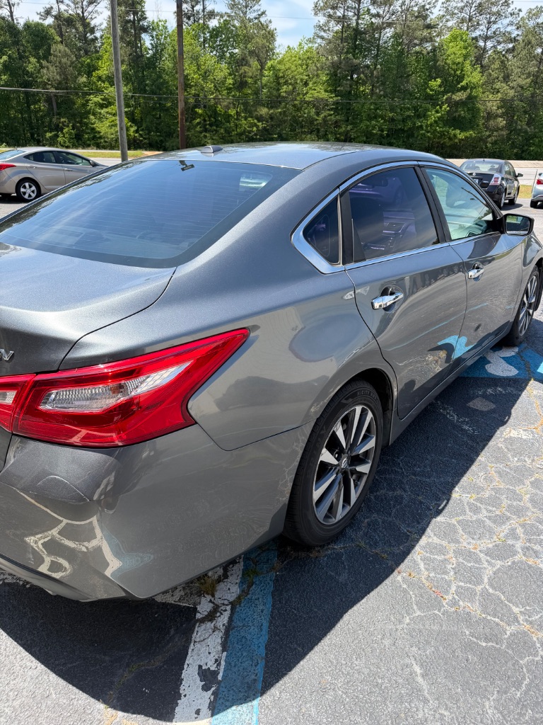 2017 Nissan Altima - $6,700