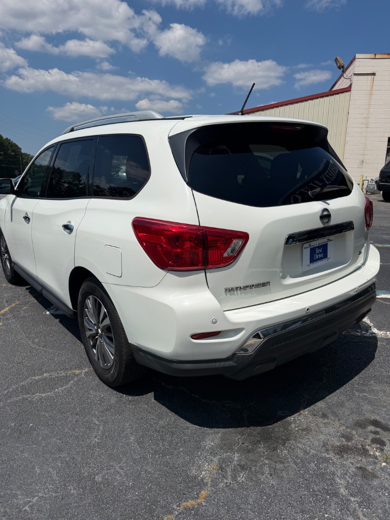 2018 Nissan Pathfinder - $6,995