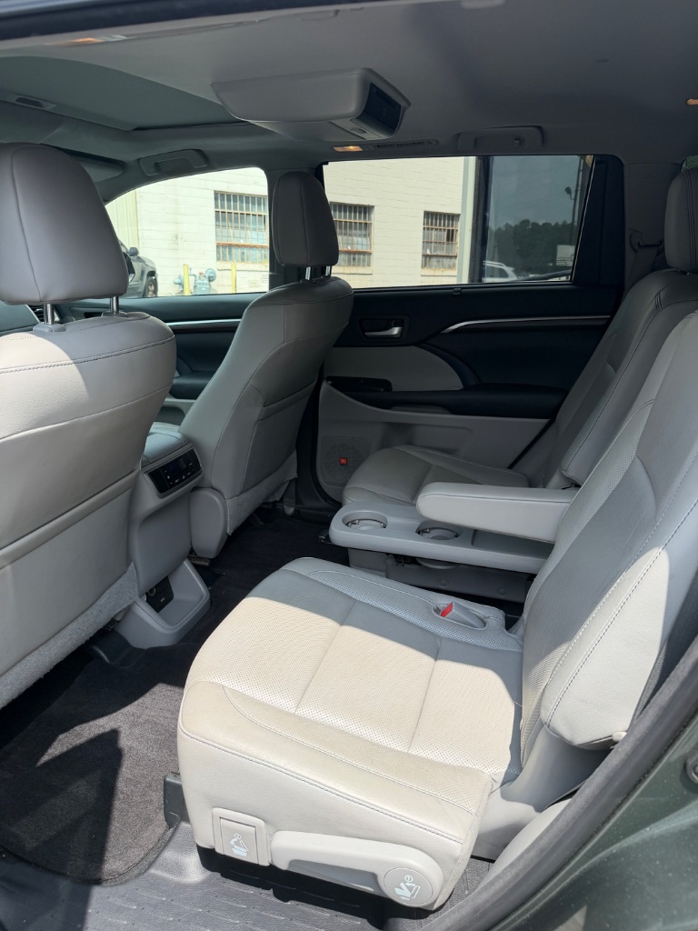 2014 Toyota Highlander - $12,900