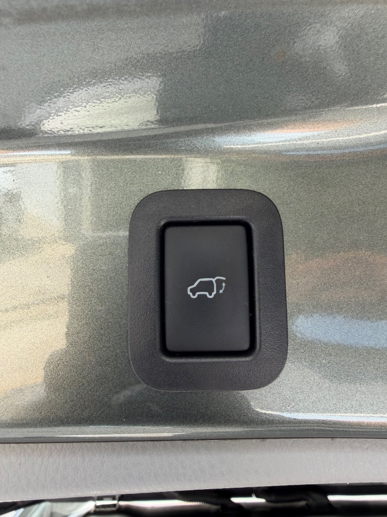 2014 Toyota Highlander - $12,900