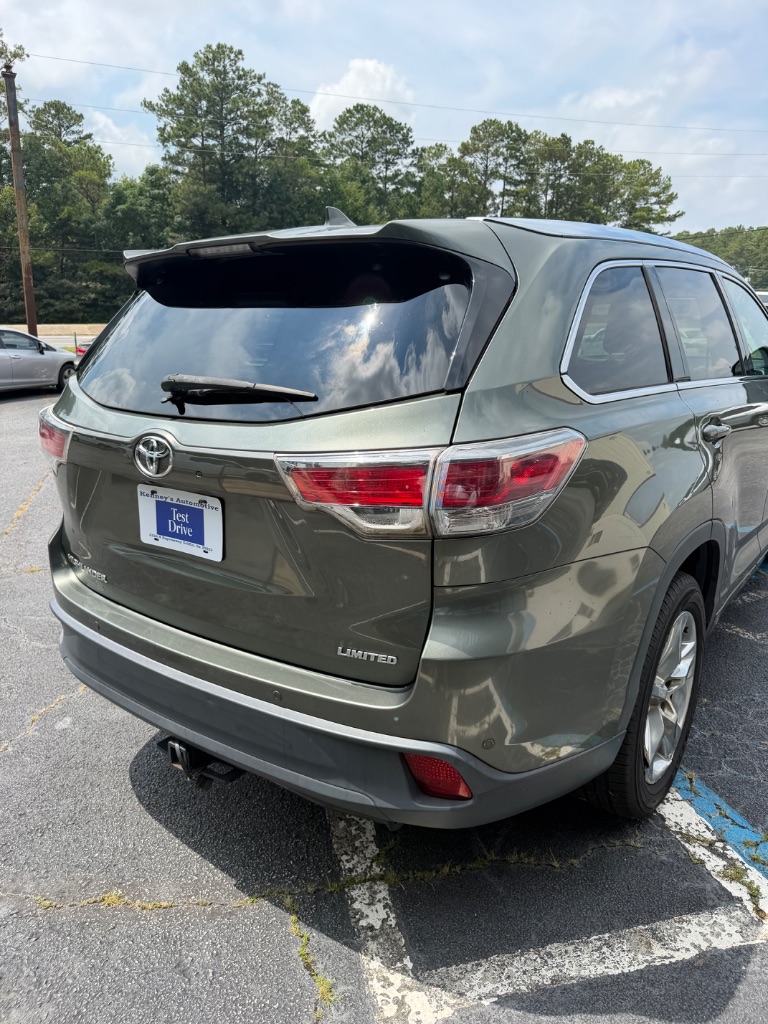 2014 Toyota Highlander - $12,900