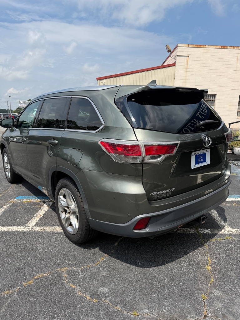 2014 Toyota Highlander - $12,900
