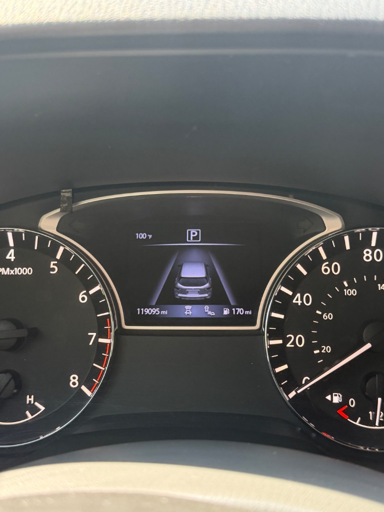 2018 Nissan Pathfinder - $9,500